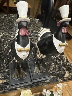 Decor in the kitchen three pieces roosters 🐔 🐓 🐔 and hen